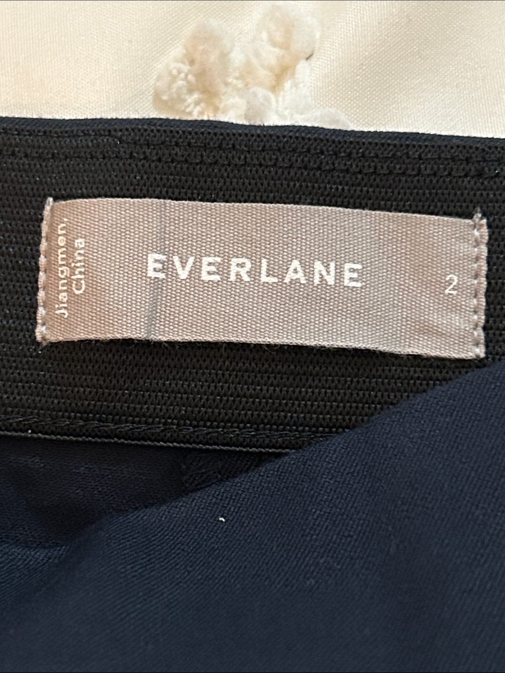 Everlane Navy Mini Skirt with Side Zip stretchy size 2 - Picture 5 of 8